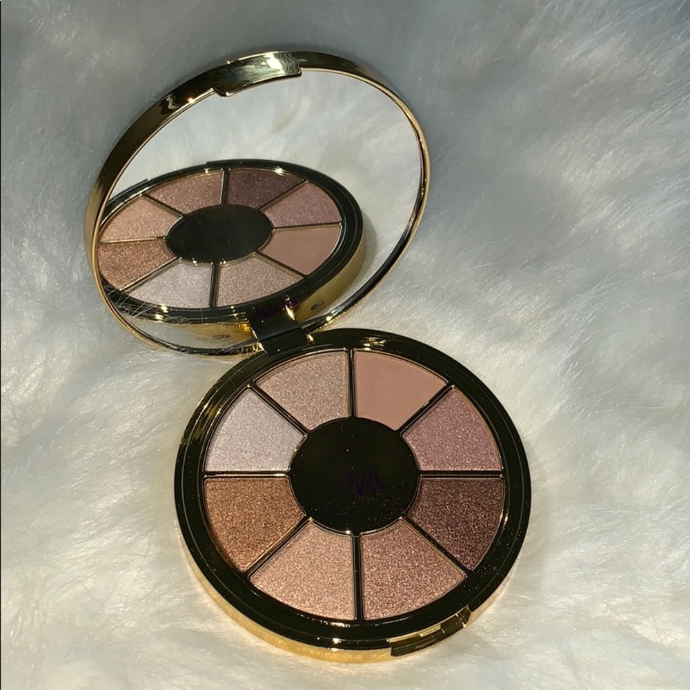 tarte rainforest of the sea Vol III eye pallette